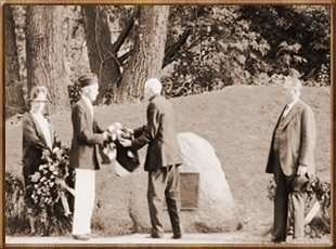 A bronze tablet unveiled in 1927 in memory of Boyd and Parker